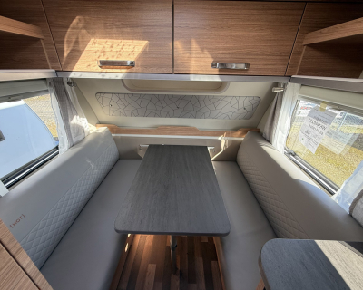 Weinsberg Lakokocsi 400lk 009.jpg