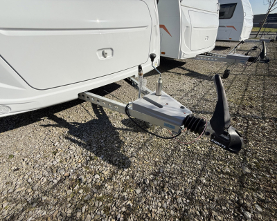 Weinsberg Lakokocsi 470qdk 002.jpg